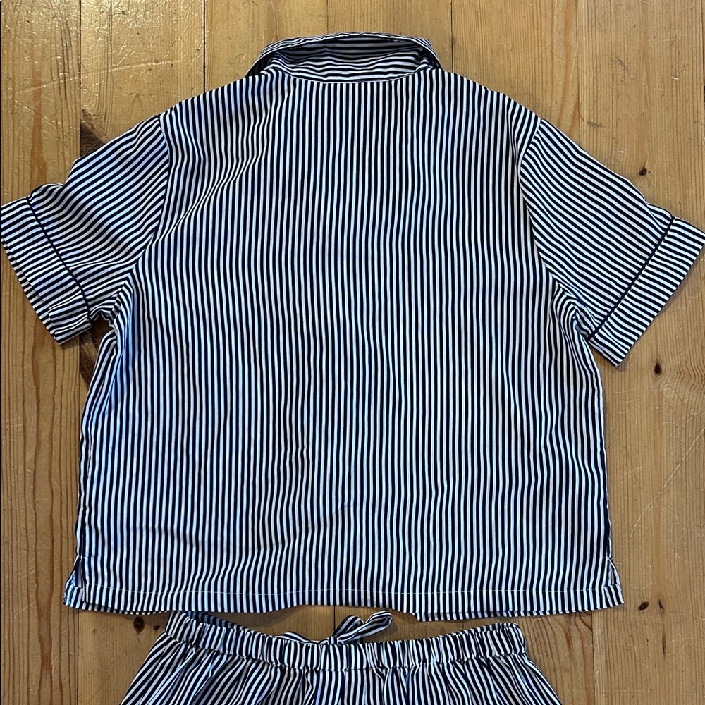 Isaac Mizrahi Navy and White Striped Sleepwear shorts set - Picture 6 of 7